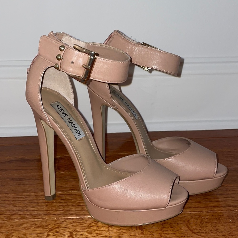 Steve Madden Nude Leather Heel